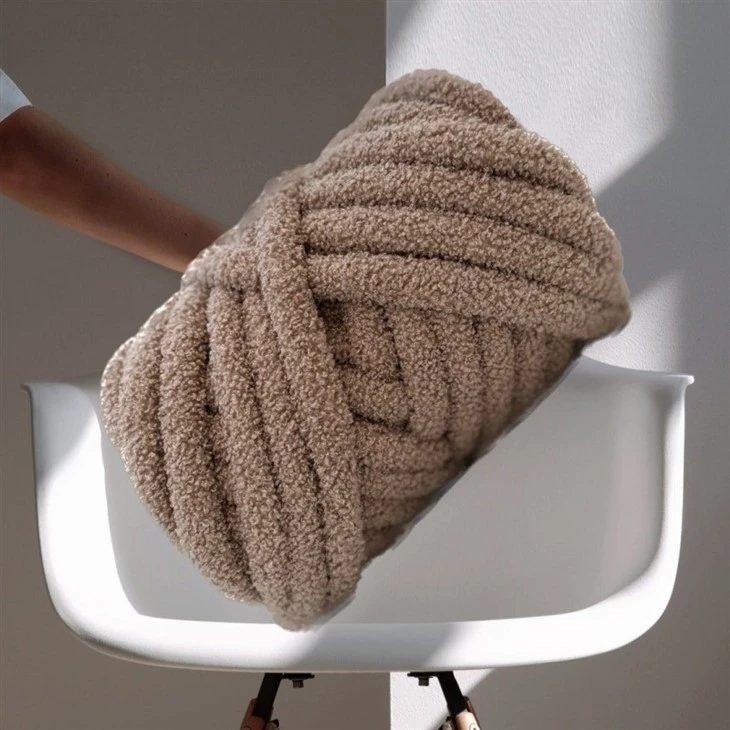 tubular yarn blanket